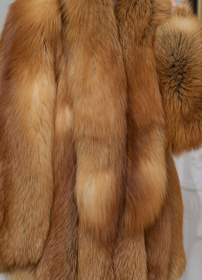 Шуба из меха рыжей лисы модель № 32070 универмаг малина