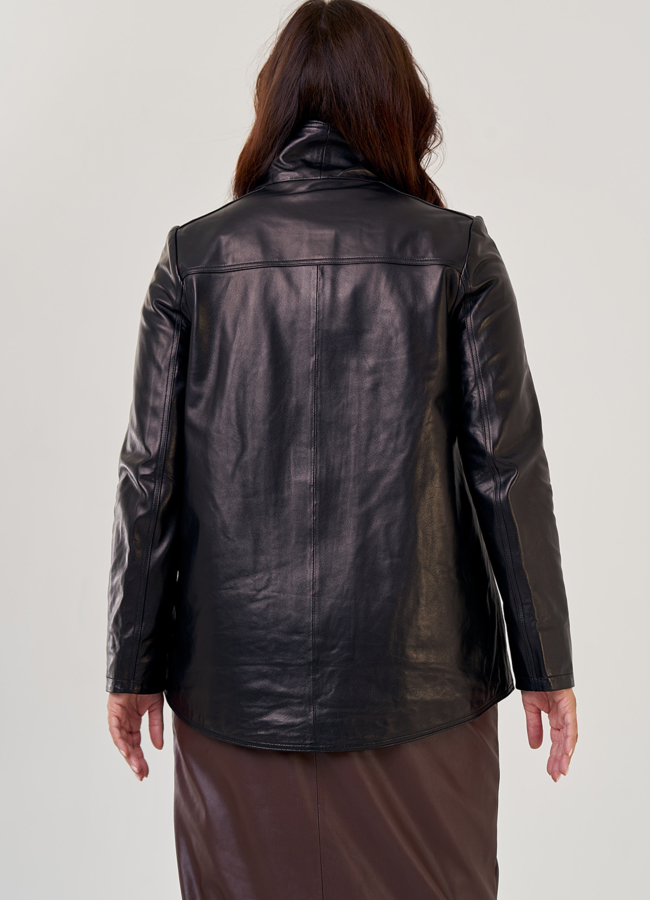 Кожаная куртка на молнии в черном цвете модель № 10703 в кредит