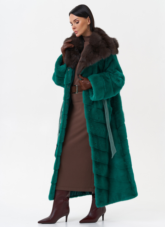 Норковая шуба с капюшоном из меха куницы