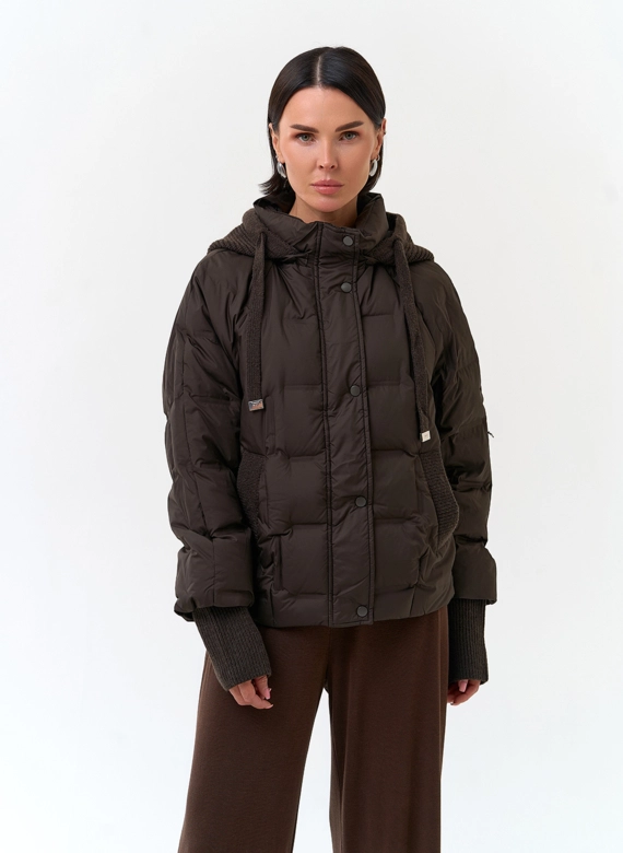 Женская куртка с трикотажным капюшоном