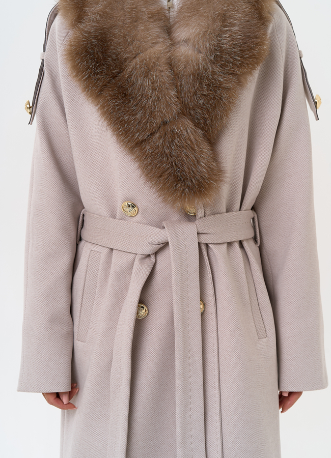 Утепленное женское пальто с английским воротником из меха фроста модель № 31410 в кредит