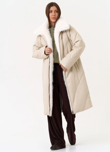 Женский пуховик из эко кожи с отделкой из эко меха