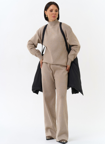 Женский пуховик с поясом