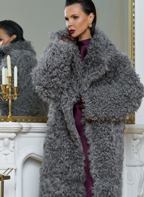 Женская двухсторонняя дубленка с английским воротником