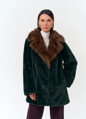 Женское полупальто из эко меха