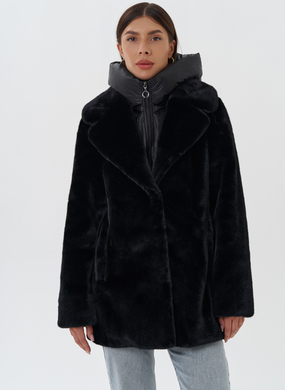 Куртка из эко меха с капюшоном