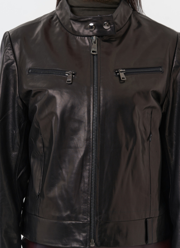 Женская кожаная куртка мото