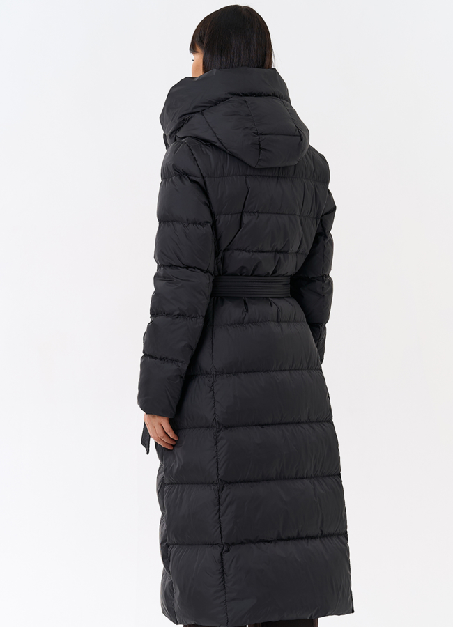фото Женский длинный пуховик черного цвета с капюшоном модель № 31968