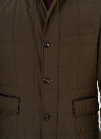 Мужская стеганая куртка цвета хаки