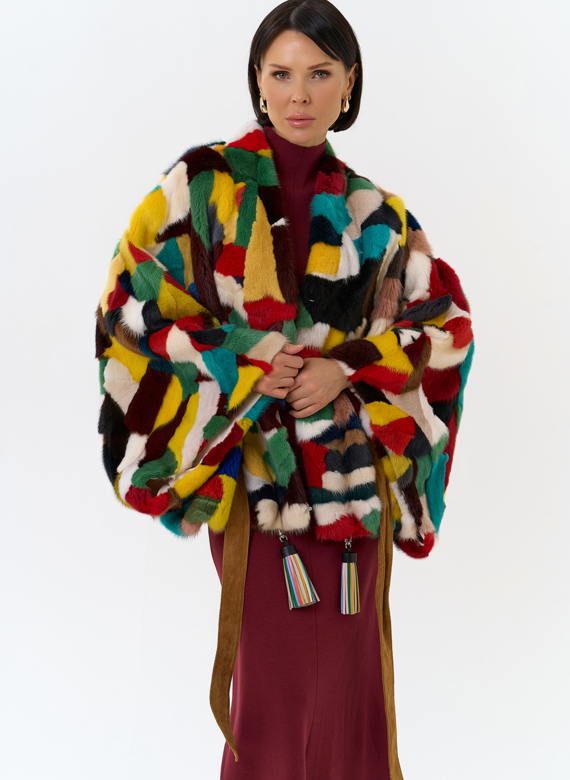 Яркая шуба из меха норки