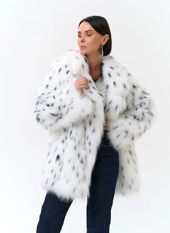 Шуба из меха лисы с инкрустацией под рысь
