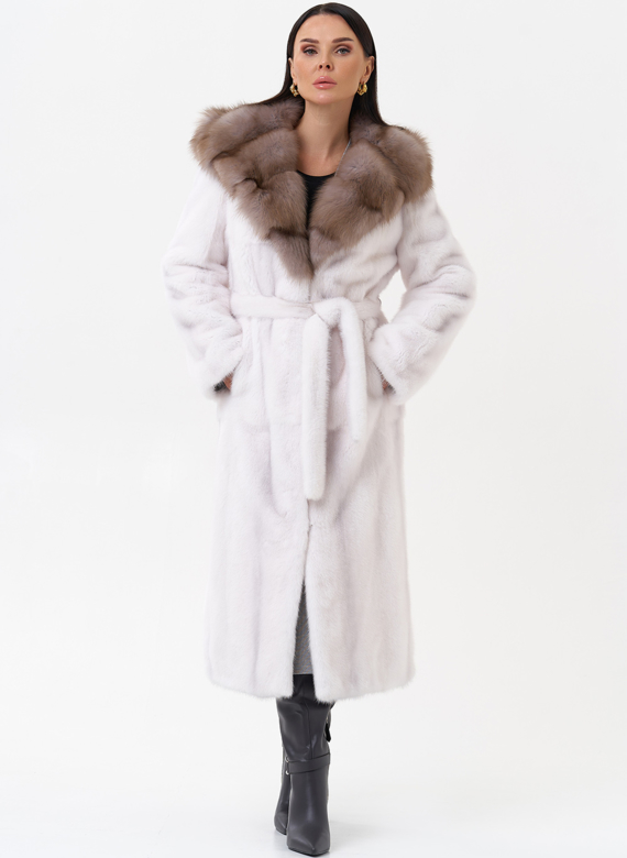 Белая шуба из норки с куницей