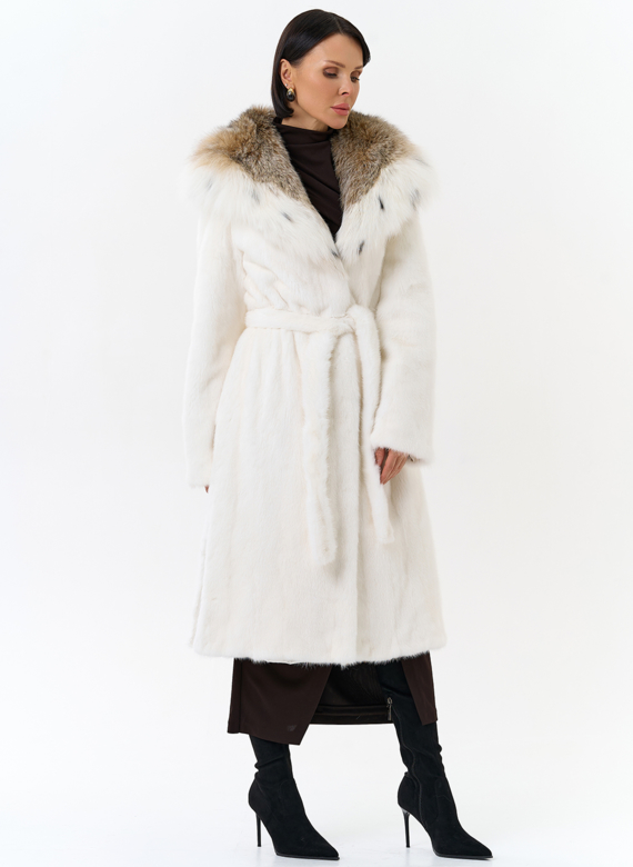 Шуба из белой  норки с капюшоном из рыси