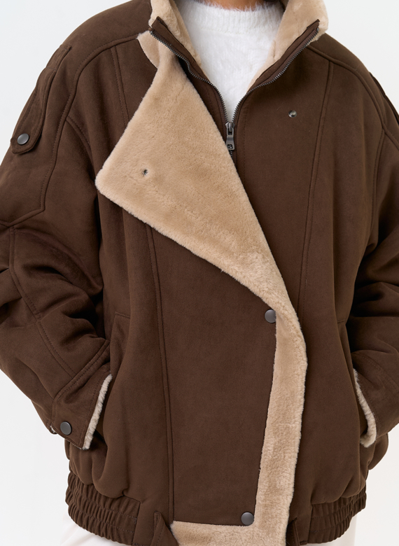 Женский бомбер из эко замши с воротником стойкой