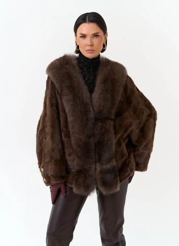 Шуба из норки с отделкой из меха песца фото